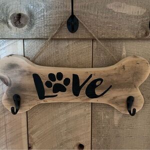Wooden sign for pets Bone-Shaped Love Hook Decor in Black and Brown